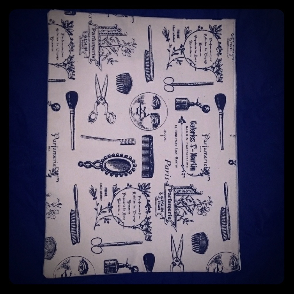 Hugo Boss make up bag